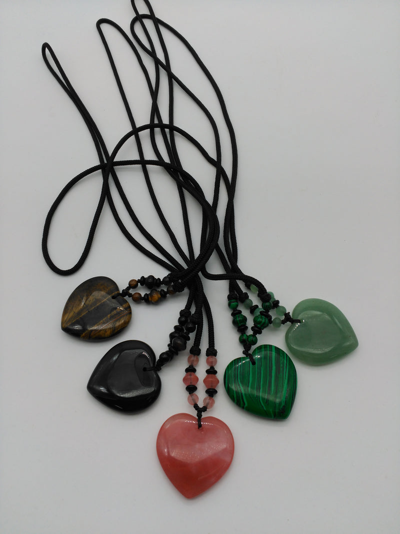 Colgante Corazón Mineral con Cordón