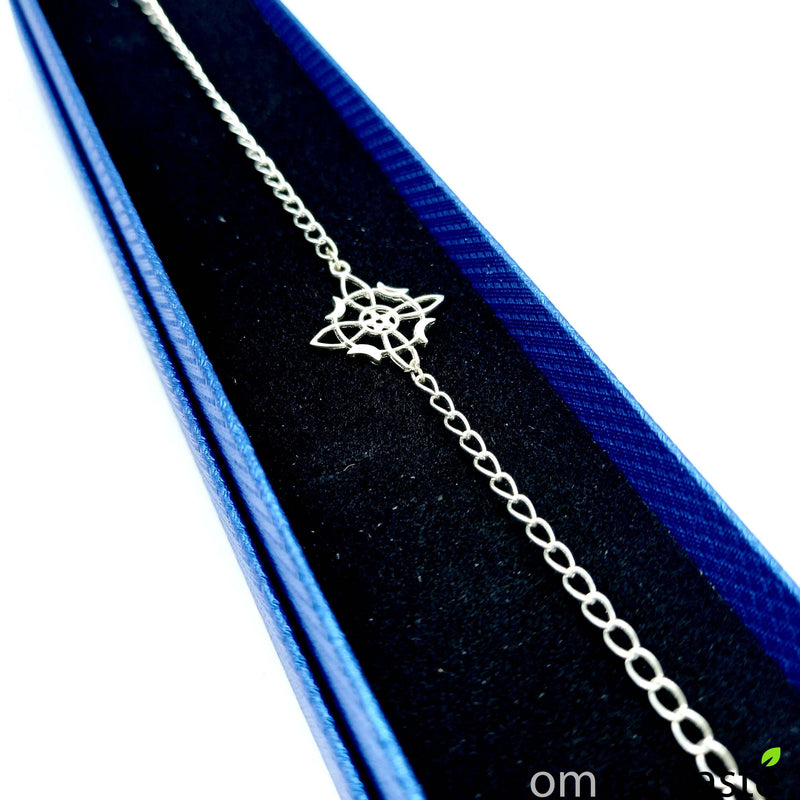 pulsera plata nudo de bruja y pentagrama