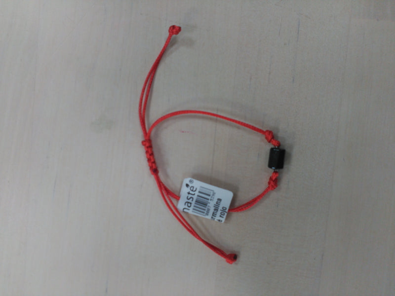 Pulsera Turmalina macramé rojo