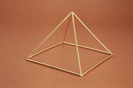 Pirámide Varillas 15cm