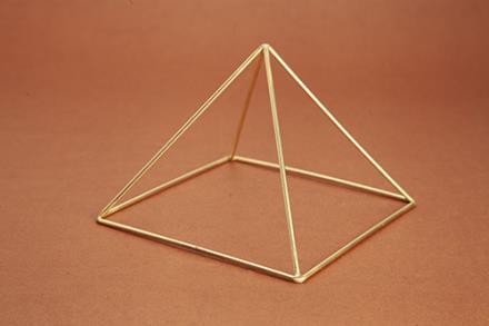 Pirámide Varillas 15cm
